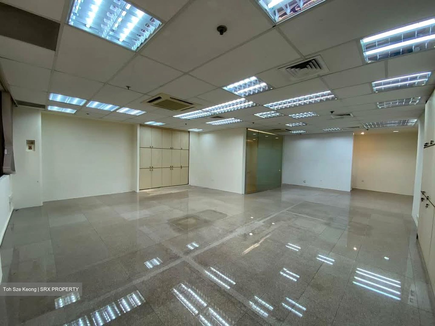 International Plaza (D2), Office #575881941